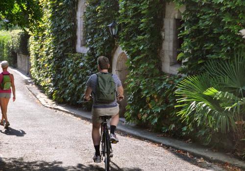 A pied, à vélo